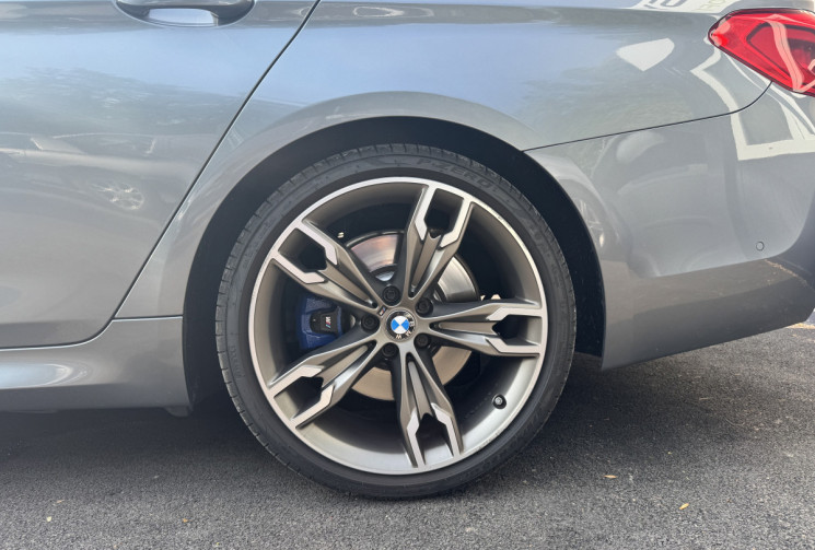 BMW SERIE 5 TOURING BMW M550d xDrive 400 ch / Touring / 6 cylindres 3.0 Diesel / Quadri-turbo / BVA 