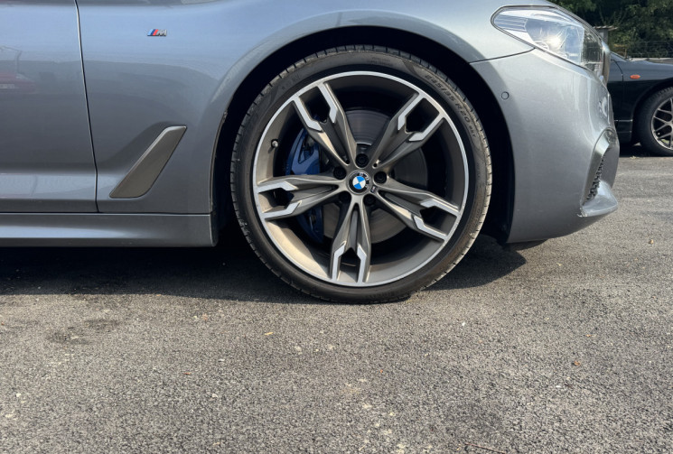 BMW SERIE 5 TOURING BMW M550d xDrive 400 ch / Touring / 6 cylindres 3.0 Diesel / Quadri-turbo / BVA 
