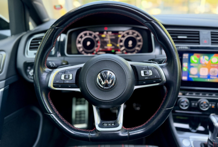 Volkswagen Golf 7.5 GTi Performance 2.0 TFSI 245 DSG7 / Toit ouvrant / Carplay / Eventuri