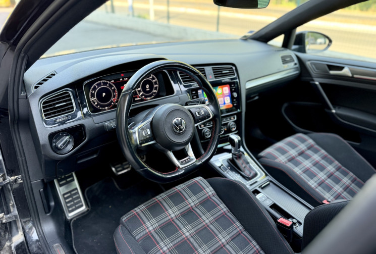 Volkswagen Golf 7.5 GTi Performance 2.0 TFSI 245 DSG7 / Toit ouvrant / Carplay / Eventuri