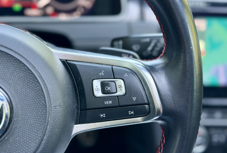 Volkswagen Golf 7.5 GTi Performance 2.0 TFSI 245 DSG7 / Toit ouvrant / Carplay / Eventuri