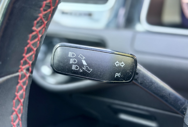 Volkswagen Golf 7.5 GTi Performance 2.0 TFSI 245 DSG7 / Toit ouvrant / Carplay / Eventuri
