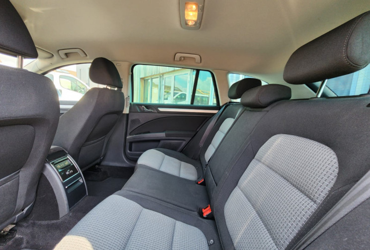 Skoda SUPERB II Combi 1.6 TDI 105 / BON ÉTAT / GARANTIE 12 MOIS