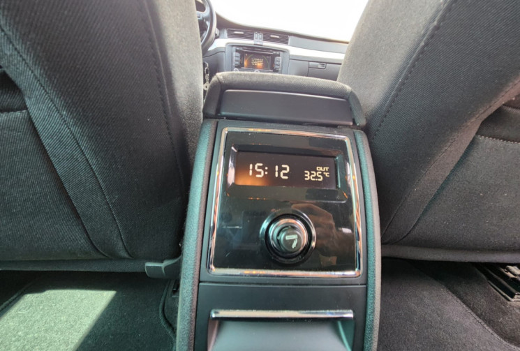 Skoda SUPERB II Combi 1.6 TDI 105 / BON ÉTAT / GARANTIE 12 MOIS