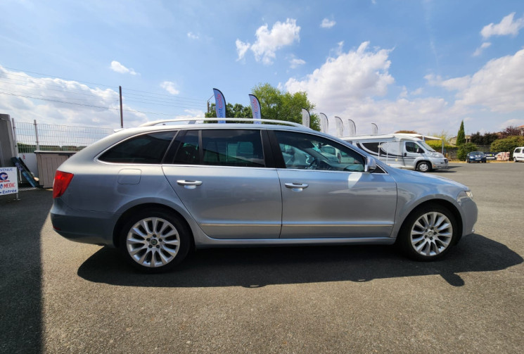 Skoda SUPERB II Combi 1.6 TDI 105 / BON ÉTAT / GARANTIE 12 MOIS