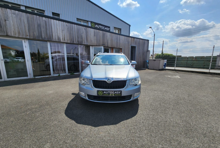 Skoda SUPERB II Combi 1.6 TDI 105 / BON ÉTAT / GARANTIE 12 MOIS