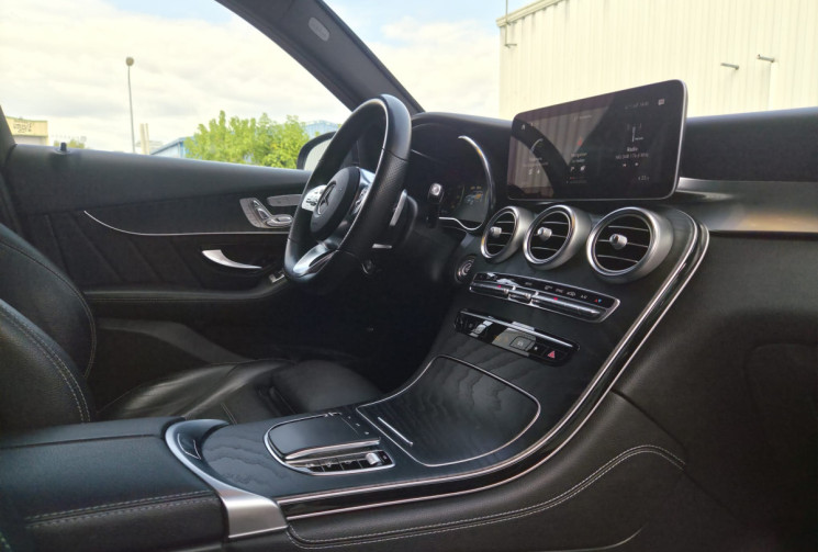 Mercedes GLC (X253) Phase 2 300 2.0 i EQ Boost 4MATIC 9G-TRONIC 258CV * AMG LINE 
