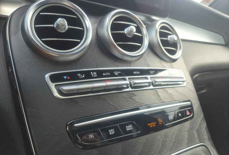 Mercedes GLC (X253) Phase 2 300 2.0 i EQ Boost 4MATIC 9G-TRONIC 258CV * AMG LINE 