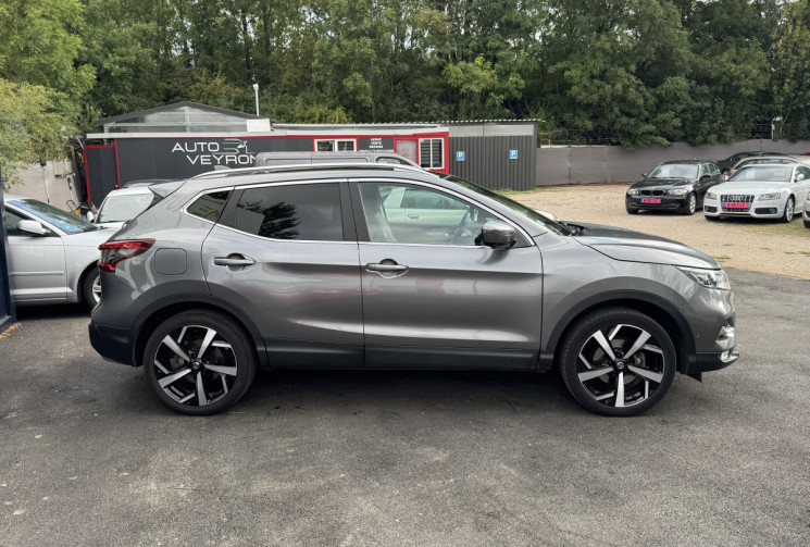 Nissan Qashqai Qasqai / 115 ch / 96500 km / caméra 360 / toit panoramique / sièges chauffants