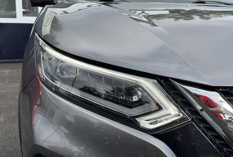 Nissan Qashqai Qasqai / 115 ch / 96500 km / caméra 360 / toit panoramique / sièges chauffants