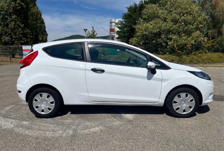 Ford Fiesta 1.25 60ch Ambiente  / Suivi entretien 