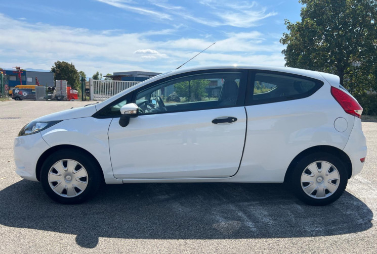 Ford Fiesta 1.25 60ch Ambiente  / Suivi entretien 