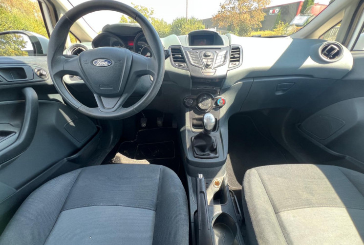 Ford Fiesta 1.25 60ch Ambiente  / Suivi entretien 
