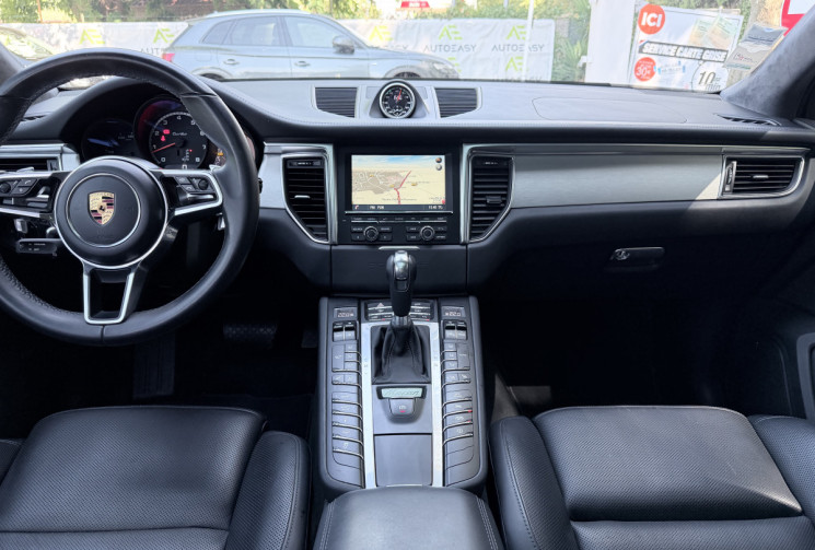 Porsche Macan TURBO 3.6 V6 400 PDK  * Français / Entretien à jour / Toit Ouvrant / Bose / Sport