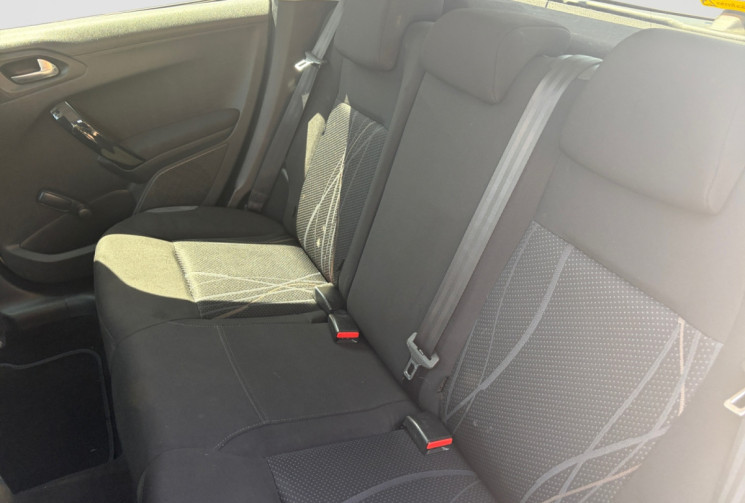 Peugeot 208 1.4 HDI 