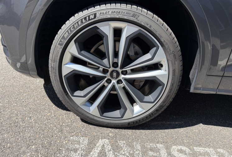 Audi Q5 40 TDI 190 ch S line quattro S tronic 7 / Etat excellent / Entretien AUDI / Attelage / TO
