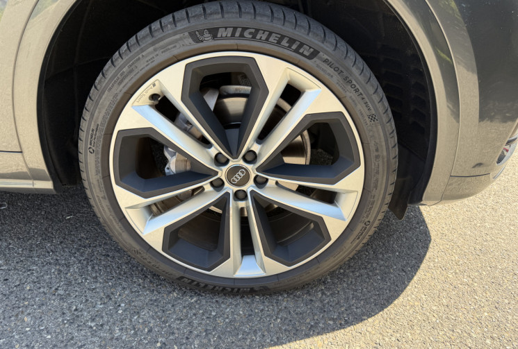 Audi Q5 40 TDI 190 ch S line quattro S tronic 7 / Etat excellent / Entretien AUDI / Attelage / TO
