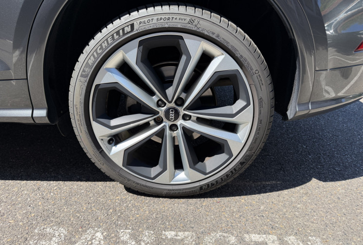Audi Q5 40 TDI 190 ch S line quattro S tronic 7 / Etat excellent / Entretien AUDI / Attelage / TO