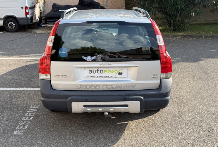 Volvo XC70 D5 Cross Country 185 ch / BVA / Attelage / Cabine Arrière / Vendu en l'état
