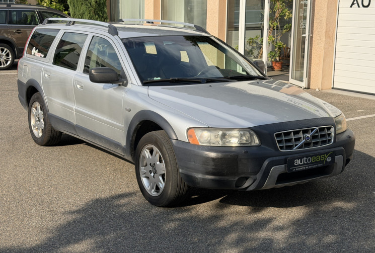 Volvo XC70 D5 Cross Country 185 ch / BVA / Attelage / Cabine Arrière / Vendu en l'état