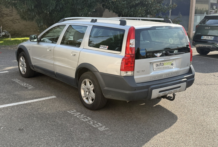 Volvo XC70 D5 Cross Country 185 ch / BVA / Attelage / Cabine Arrière / Vendu en l'état