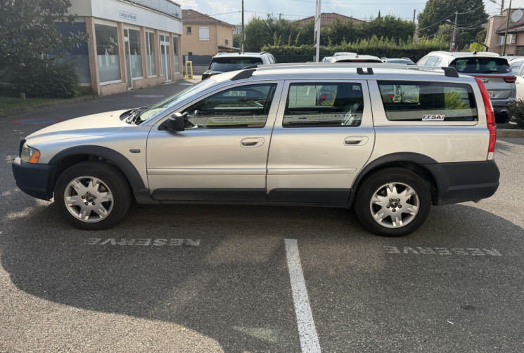 Volvo XC70 D5 Cross Country 185 ch / BVA / Attelage / Cabine Arrière / Vendu en l'état