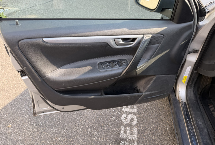 Volvo XC70 D5 Cross Country 185 ch / BVA / Attelage / Cabine Arrière / Vendu en l'état