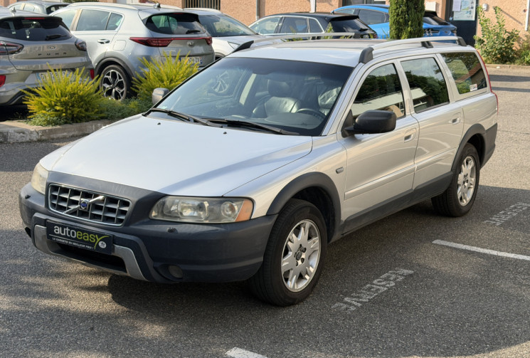 Volvo XC70 D5 Cross Country 185 ch / BVA / Attelage / Cabine Arrière / Vendu en l'état