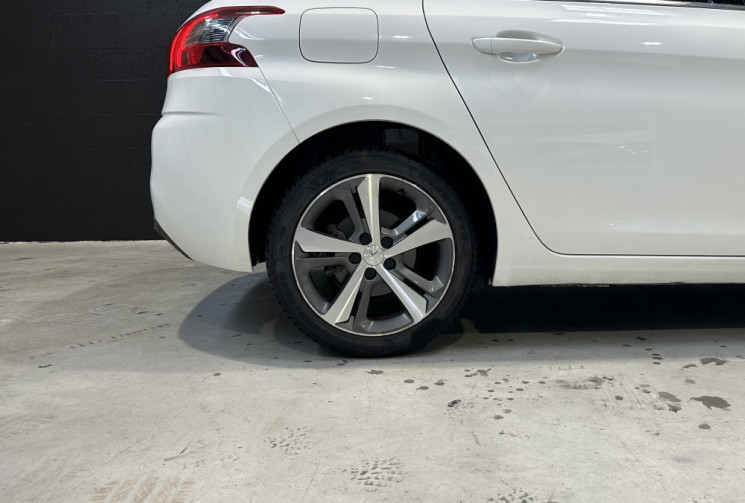 Peugeot 308 1.2 Puretech 130 ch Allure / Courroie à jour / Garantie 10 ans