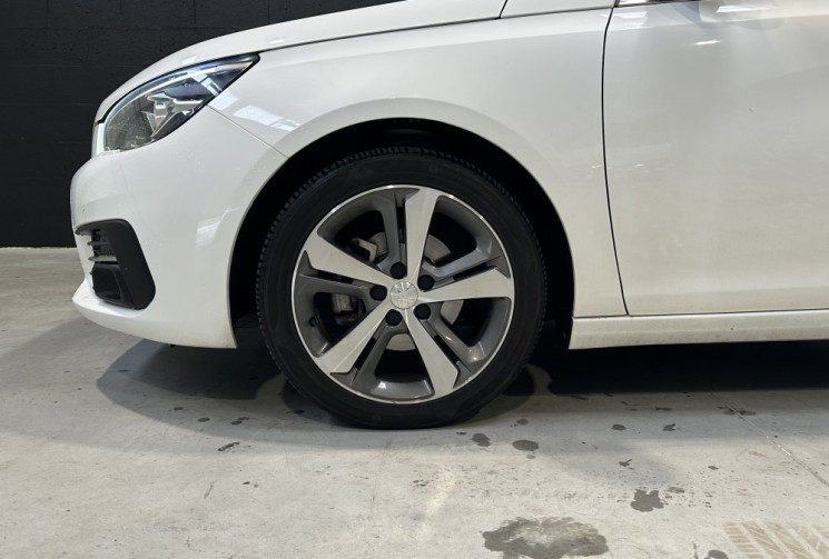 Peugeot 308 1.2 Puretech 130 ch Allure / Courroie à jour / Garantie 10 ans