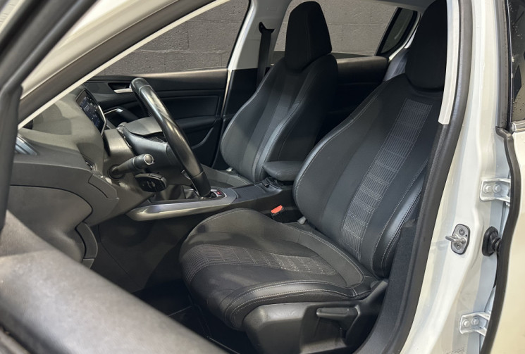 Peugeot 308 1.2 Puretech 130 ch Allure / Courroie à jour / Garantie 10 ans
