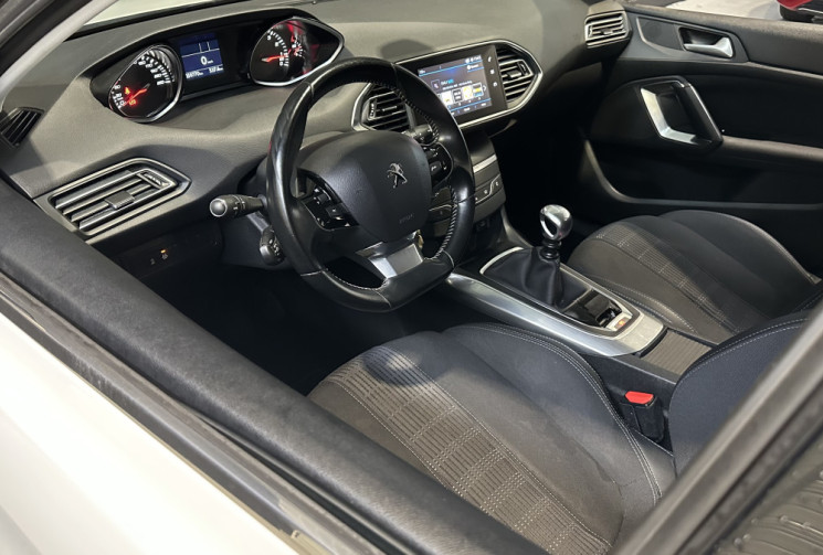Peugeot 308 1.2 Puretech 130 ch Allure / Courroie à jour / Garantie 10 ans