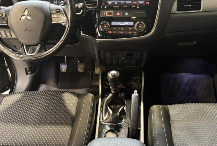 Mitsubishi OUTLANDER 2.2 DI-D 150ch Intense Navi 2WD 5 places