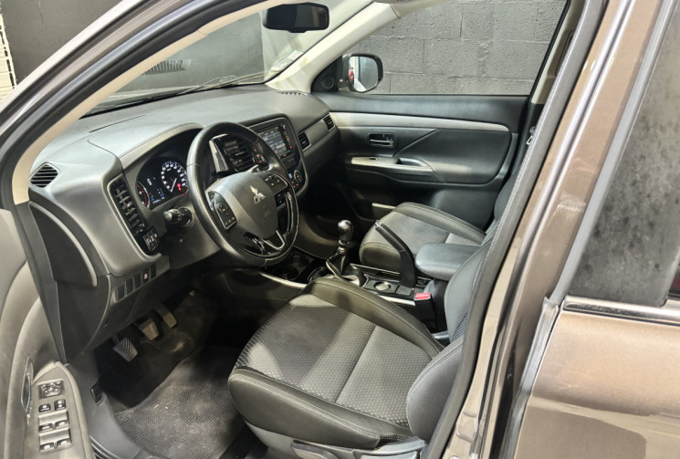 Mitsubishi OUTLANDER 2.2 DI-D 150ch Intense Navi 2WD 5 places