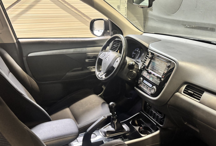 Mitsubishi OUTLANDER 2.2 DI-D 150ch Intense Navi 2WD 5 places