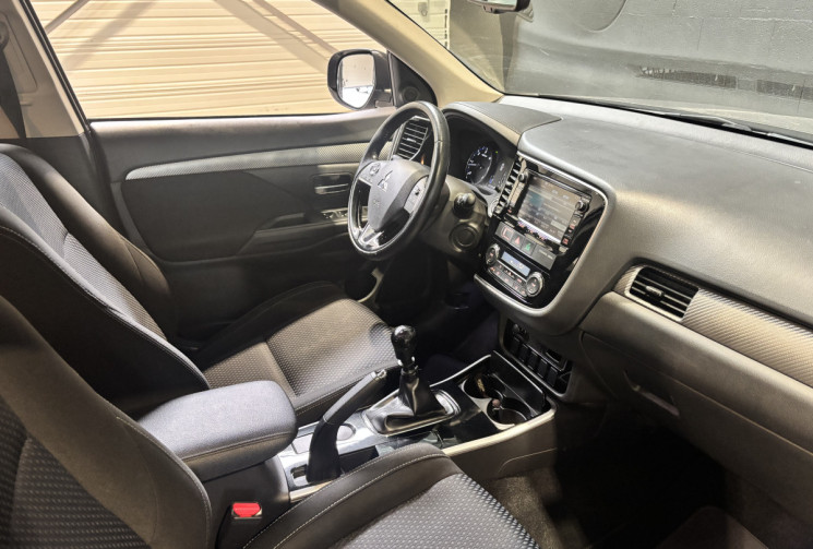 Mitsubishi OUTLANDER 2.2 DI-D 150ch Intense Navi 2WD 5 places