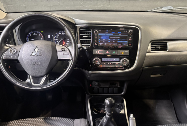 Mitsubishi OUTLANDER 2.2 DI-D 150ch Intense Navi 2WD 5 places