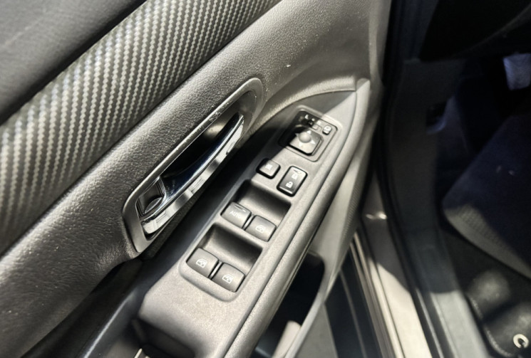 Mitsubishi OUTLANDER 2.2 DI-D 150ch Intense Navi 2WD 5 places
