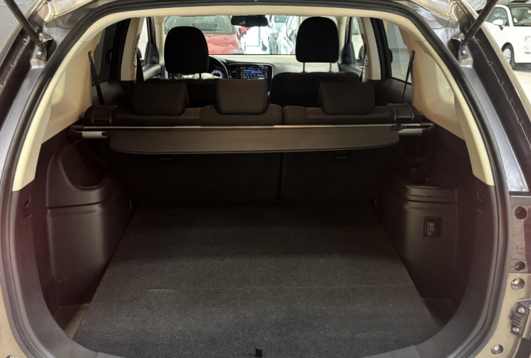 Mitsubishi OUTLANDER 2.2 DI-D 150ch Intense Navi 2WD 5 places