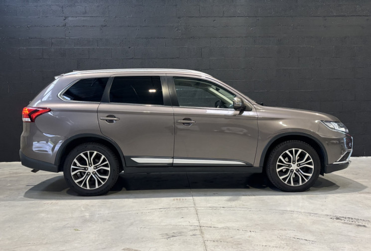 Mitsubishi OUTLANDER 2.2 DI-D 150ch Intense Navi 2WD 5 places