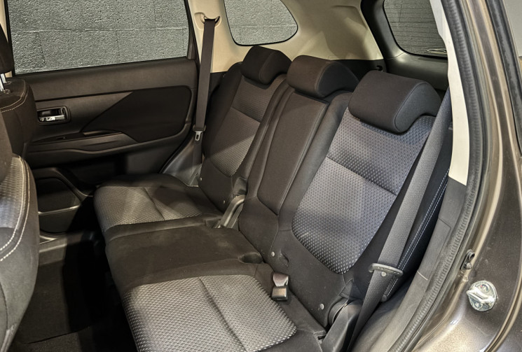 Mitsubishi OUTLANDER 2.2 DI-D 150ch Intense Navi 2WD 5 places
