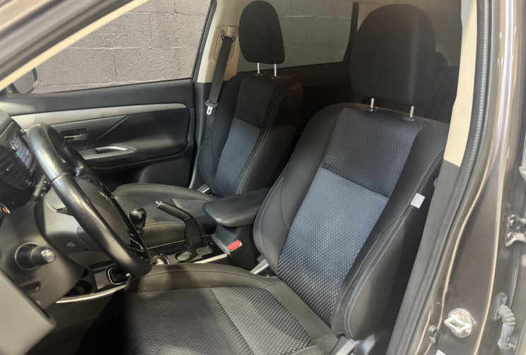 Mitsubishi OUTLANDER 2.2 DI-D 150ch Intense Navi 2WD 5 places