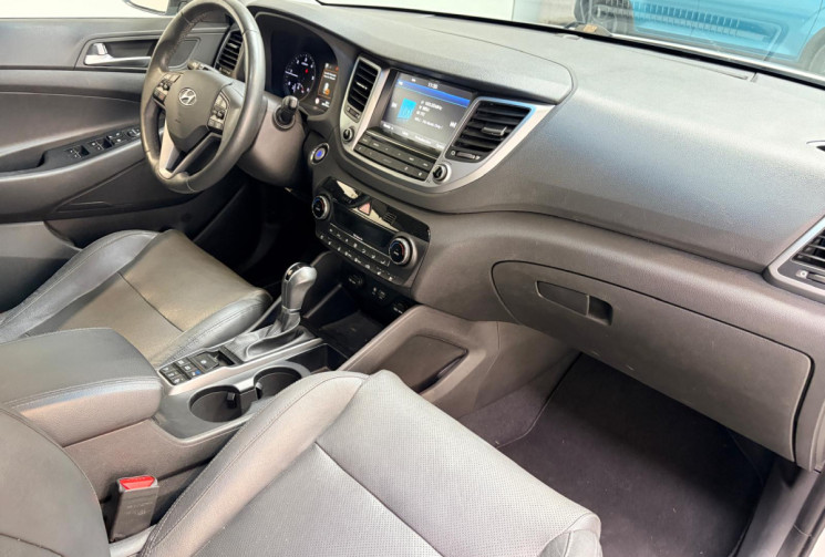 Hyundai Tucson EXECUTIVE-1.7 CRDi -TOIT OUVRANT- 141CV- 2WD -FULL OPTIONS-FULL ENTRETIEN 