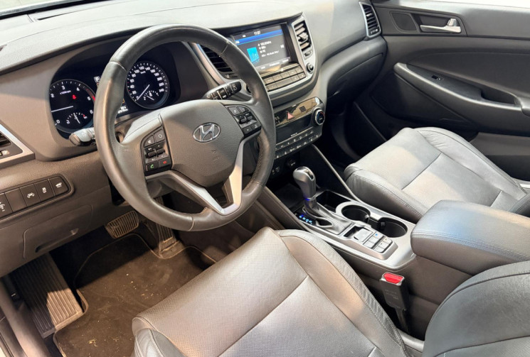 Hyundai Tucson EXECUTIVE-1.7 CRDi -TOIT OUVRANT- 141CV- 2WD -FULL OPTIONS-FULL ENTRETIEN 