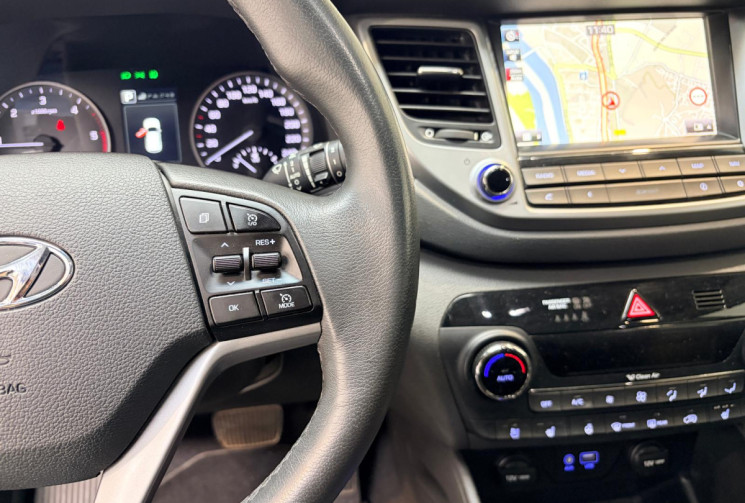 Hyundai Tucson EXECUTIVE-1.7 CRDi -TOIT OUVRANT- 141CV- 2WD -FULL OPTIONS-FULL ENTRETIEN 