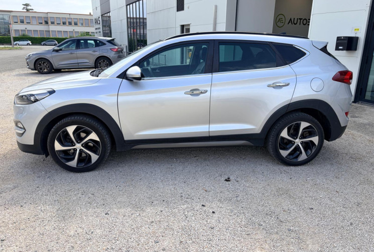 Hyundai Tucson EXECUTIVE-1.7 CRDi -TOIT OUVRANT- 141CV- 2WD -FULL OPTIONS-FULL ENTRETIEN 