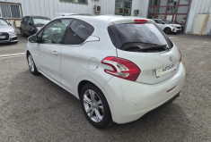 Peugeot 208 I 1.6 VTi 120 CV ALLURE * CARPLAY * CLIMATISATION * TOIT PANORAMIQUE * CARNET COMPLET 