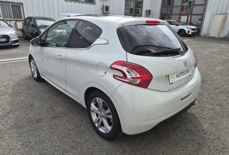 Peugeot 208 I 1.6 VTi 120 CV ALLURE * CARPLAY * CLIMATISATION * TOIT PANORAMIQUE * CARNET COMPLET 