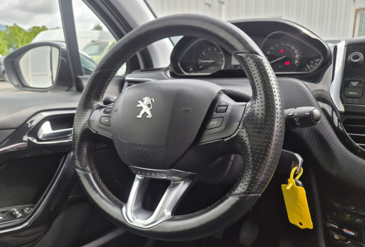 Peugeot 208 I 1.6 VTi 120 CV ALLURE * CARPLAY * CLIMATISATION * TOIT PANORAMIQUE * CARNET COMPLET 