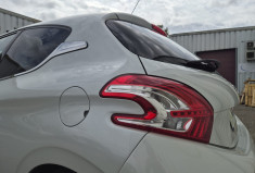 Peugeot 208 I 1.6 VTi 120 CV ALLURE * CARPLAY * CLIMATISATION * TOIT PANORAMIQUE * CARNET COMPLET 